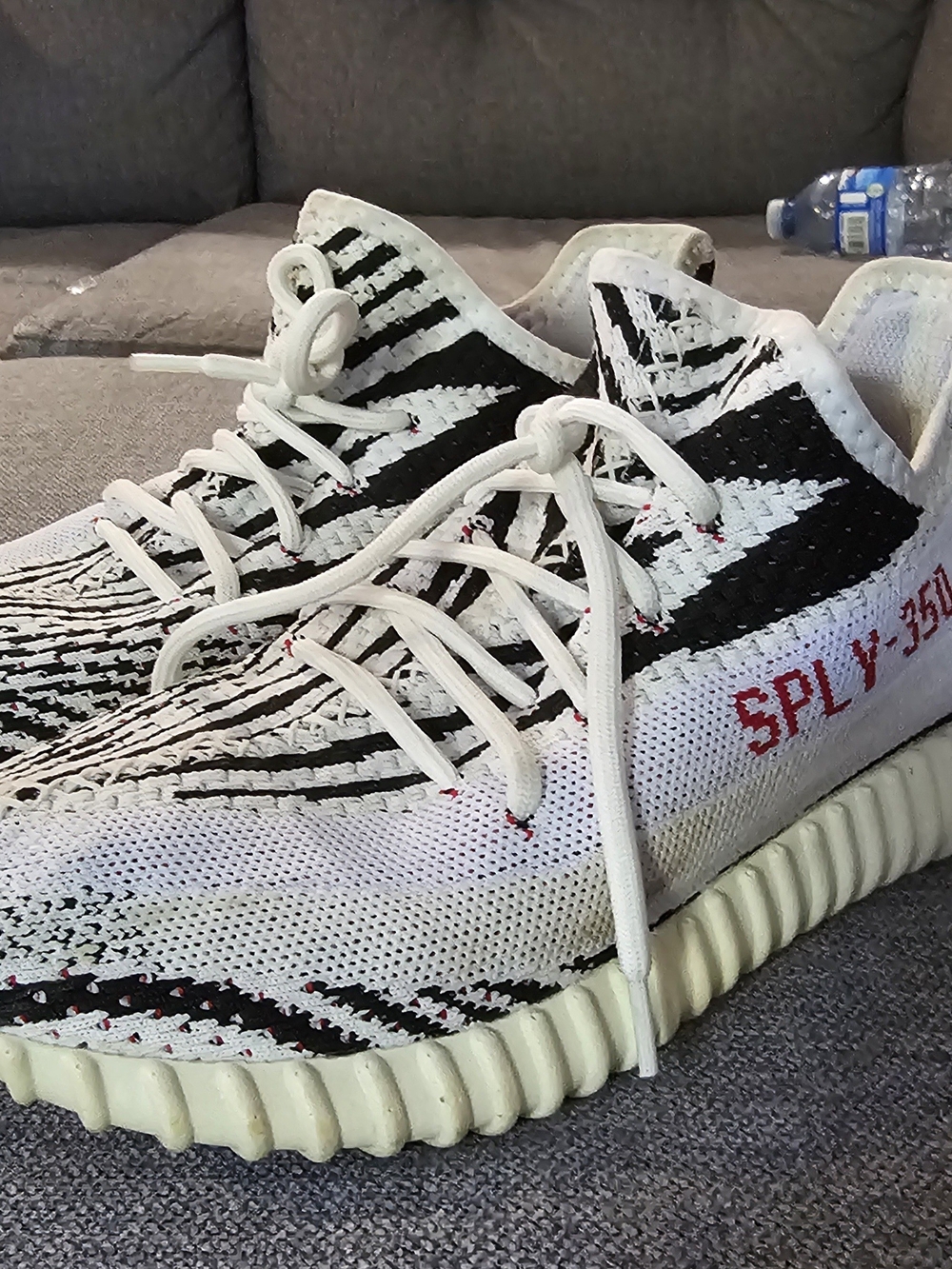 adidas Yeezy 350 Zebra Sneakers US 7